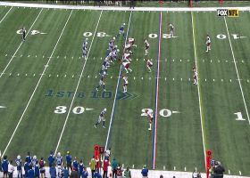 Ehlinger rainbows one into Hines' bucket for 21-yard gain