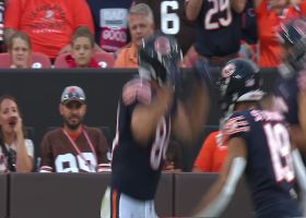 Justin Fields splits defenders on 22-yard TD strike to Ryan Griffin