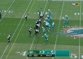 Jeff Wilson's 8-yard rush converts fourth-and-5 for Dolphins