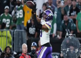 Justin Jefferson high-points Cousins' loft along sidelines for third catch of drive