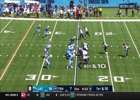 Derrick Henry bursts down the sideline for 23-yard gain