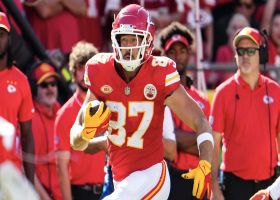 Travis Kelce's first catch goes for 10 yards with Taylor Swift in attendance