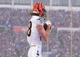 Burrow locates Hurst in space over middle for 18-yard gain