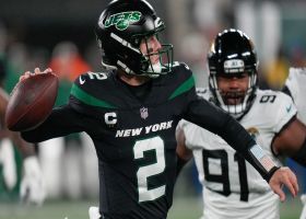 Wilson locates wide-open Conklin for 27-yard catch and run