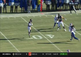 Fields pinpoints Pringle for 20-yard pickup on opening drive