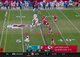 Darwin Thompson weaves his way for 37-yard catch and run