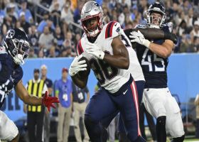 Kevin Harris finds hole for 5-yard TD run