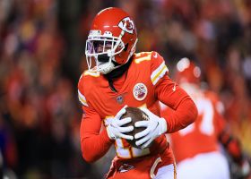 Mecole Hardman's first touch since Week 8 goes for physical first-down pickup