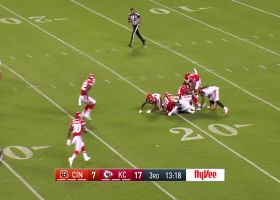 Deon Yelder pounces on punt-return fumble