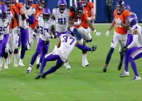 JaQuan Hardy looks like Olympic hurdler on 16-yard burst through hole