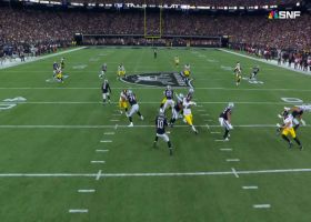 Garoppolo scans field to locate Davante Adams along sideline for 19 yards