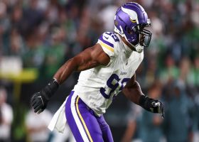 Danielle Hunter leads host of Vikings to 7-yard sack vs. Hurts