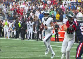 Hurts rolls and finds DeVonta Smith for tight-window TD pass