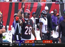 Joe Mixon is off to the races on 32-yard catch and run