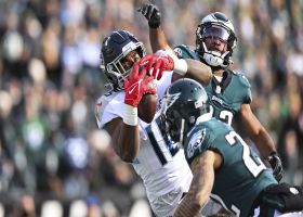Treylon Burks high-points Tannehill's 25-yard TD pass amid two defenders