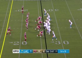 Derius Davis takes fly sweep for 16-yard ride to move chains
