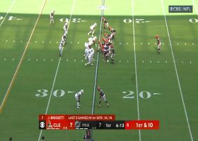 Elandon Roberts stonewalls Nick Chubb for powerful tackle