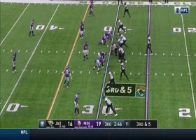 Vikings defense forces third-down fumble on scrambling Glennon