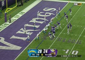 Penalty by Jefferson forces Vikings into turnover on downs