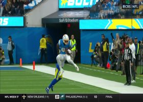 Mike Williams boxes out DB along sideline for juggling 14-yard grab