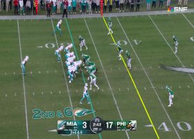 Eagles unfazed by Fins' trick play as Sweat sacks WR on double pass
