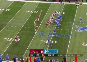 Craig Reynolds reverses field with incredibly effective spin to keep chains moving