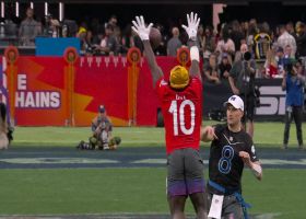 Tyreek Hill plays elite defense vs. Cousins, batting down QB's fourth-down pass to force turnover