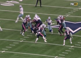 Tony Pollard takes off for 16-yard rush