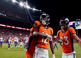 Montrell Washington takes end-around for 11-yard ride to end zone