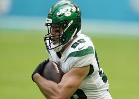 Zach Wilson locates a wide-open Ryan Griffin for 16-yard pickup