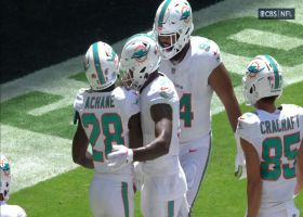 De'Von Achane plows into the end zone on shifty 8-yard TD run