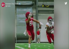 Chiefs TE Blake Bell reaches out for one-handed catch at training camp