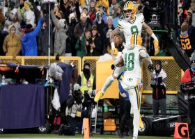 Aaron Rodgers' signature awareness catches Titans off guard on TD pass to Watson to end first quarter