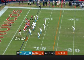 Latavius Murray explodes up the field for 21-yard burst