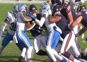 Khalil Herbert carries defenders like Earl Campbell on 12-yard run