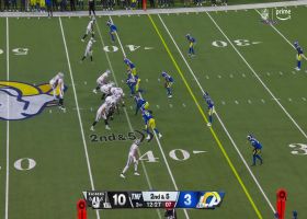 Carr's lead block opens edge on Hollins' 16-yard rush