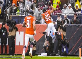 Jimmy Graham extends football past pylon for his second TD of 2021