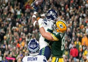 Jamal Adams does Aaron Rodgers' victory-belt celebration after INT
