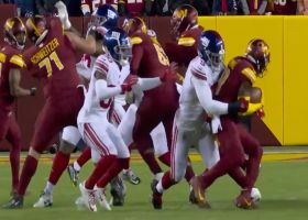 Thibodeaux and Holmes combine for TFL on Commanders' failed trap handoff