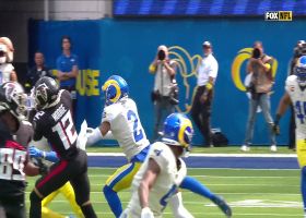 KhaDarel Hodge snags Mariota's frozen rope for 39-yard catch and run over the middle