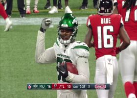 Kyle Phillips recovers fumble after Jets force pressure on Falcons' QB
