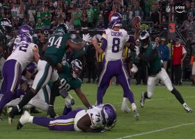 Cousins lofts pressured throw to Jefferson for 23-yard catch-and-run to move chains