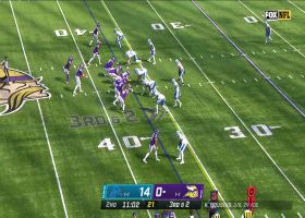 Irv Smith lays out for 17-yard sideline grab