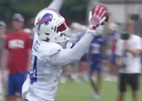 Stefon Diggs makes ridiculous one-handed catch at Bills camp