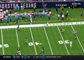 Mike Williams gallops down WIDE-OPEN left sideline for 50-yard gain