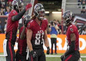 Hayden Hurst finds opening in zone coverage for 17-yard TD