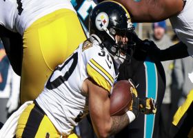 Jaylen Warren takes screen pass down the sideline for 11-yard gain