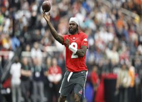 Huntley rips a tight-window TD pass to Andrews for first score of flag football game