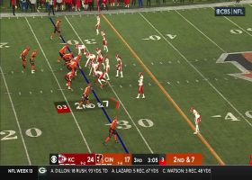 Burrow locates Chase on sideline for 21-yard pickup