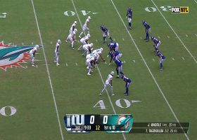 Cedrick Wilson Jr. gets wide open for 23-yard catch down sideline